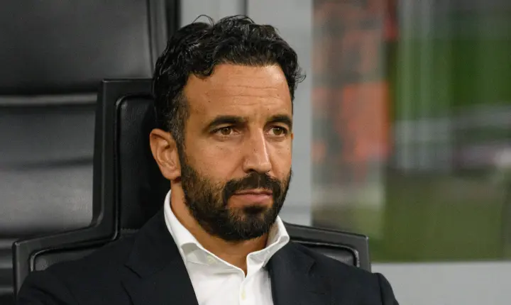 ‘Se faz isso toda vez, há algo de errado’: Amorim é criticado após Milan perder para o Benfica