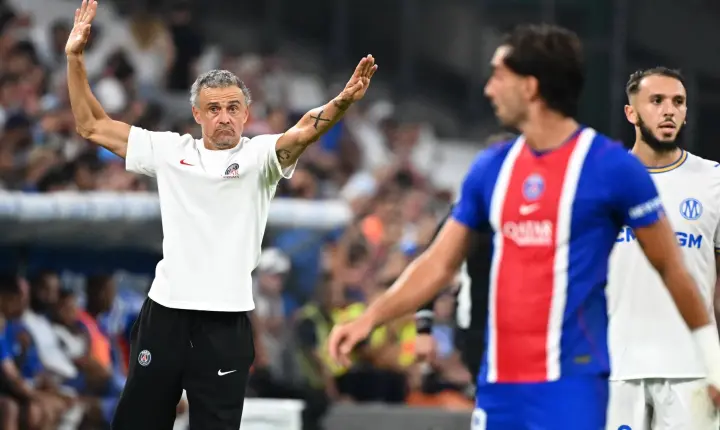 De 14 jogos no profissional a zero minutos: Joia do PSG perde espaço com Luis Enrique