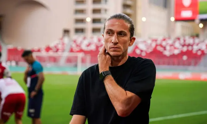 Mercado: As dúvidas do Monaco de Filipe Luís na janela
